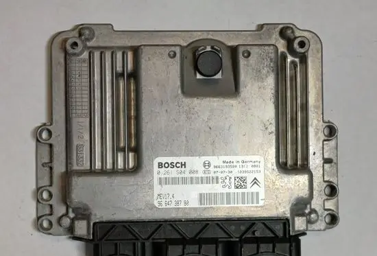 Peugeot 207 Engine control unit/module 9664738780 0261S04008