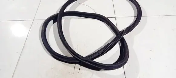 Opel Corsa D Rubber seal front coupe door 
