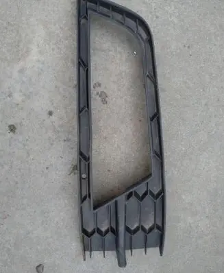 Skoda Octavia Mk3 (5E) Front bumper lower grill 5E0807681