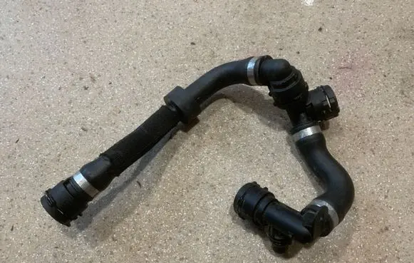 Mercedes-Benz GLC C254 Engine coolant pipe/hose A2545018102 A2545014600