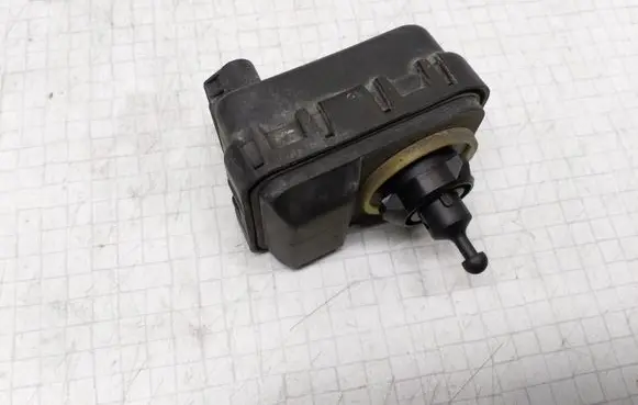 Opel Zafira A Headlight level adjustment motor 