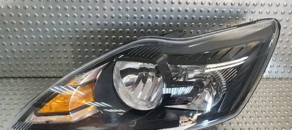 Ford Focus Headlight/headlamp 8M51-13W030-CE
