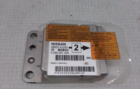 Nissan Primera Airbag control unit/module 98820AV200 0285001420