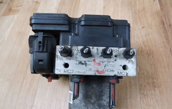 Hyundai i30 ABS Pump 58900A6730 A658920800 58920A6230