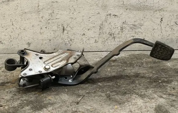 Toyota Corolla Verso AR10 Brake pedal 3132152010