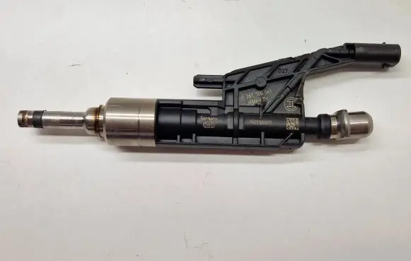 Fuel injector