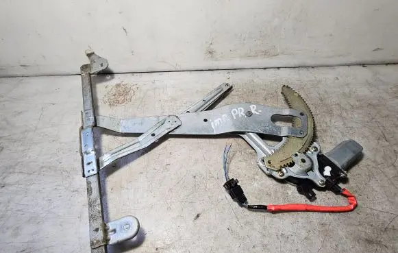 Subaru Impreza II Front door window regulator with motor 009070