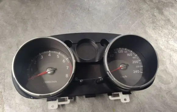 Nissan Qashqai+2 Speedometer (instrument cluster) JD02B