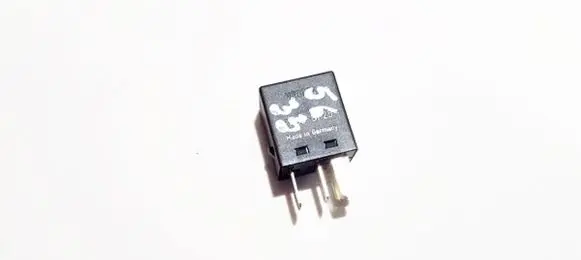 Volvo S40, V40 Other relay mb9533821l
