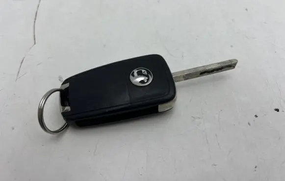 Opel Corsa F Ignition key/card OPCORSFKLUCZSUL2