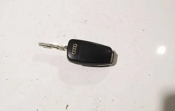 Audi Q7 4L Ignition key/card 