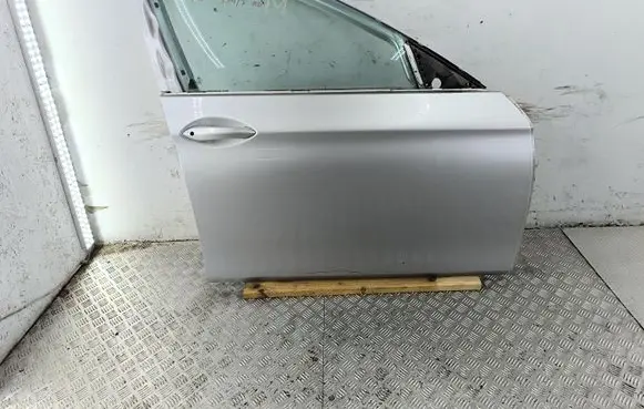 BMW 5 F10 F11 Front door 41009628754
