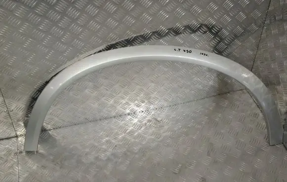 Volvo XC90 Front arch trim 