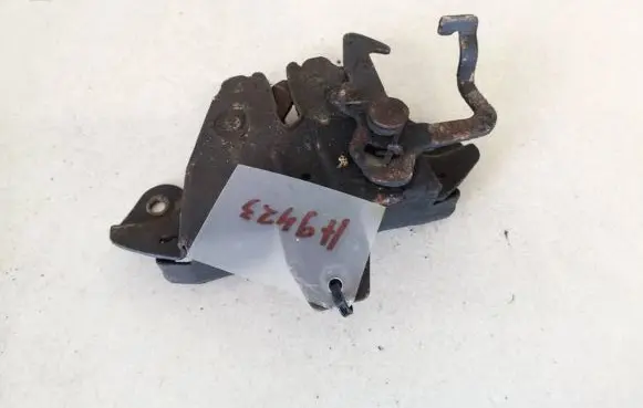 Mitsubishi Pajero Sport I Engine bonnet/hood lock/catch