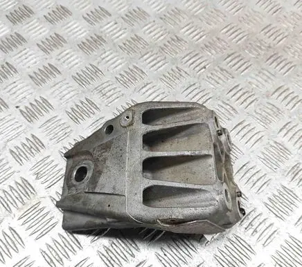 Alfa Romeo Stelvio Engine mounting bracket 670051288