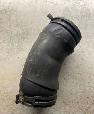 Air intake hose/pipe