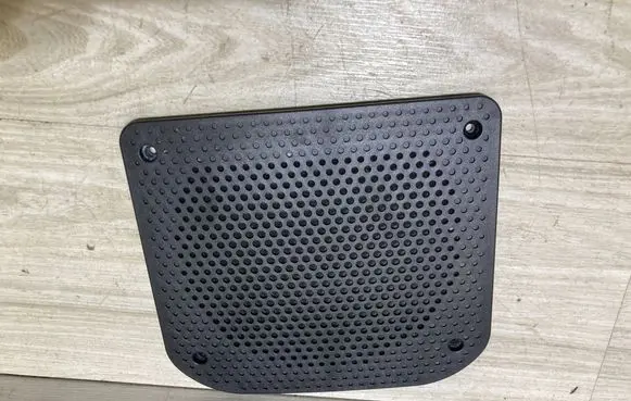 BMW 1 F70 Subwoofer grill/trim 2622499