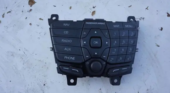 Head unit multimedia control