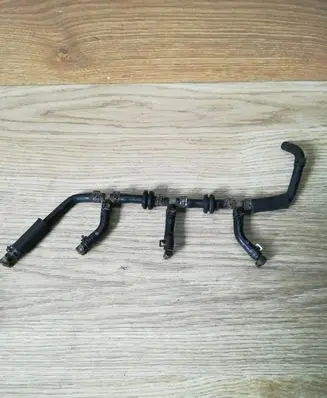 Mazda 6 Fuel injector supply line/pipe 