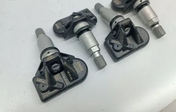 BMW 2 F44 Tire pressure sensor 6877936 TSSRE4A