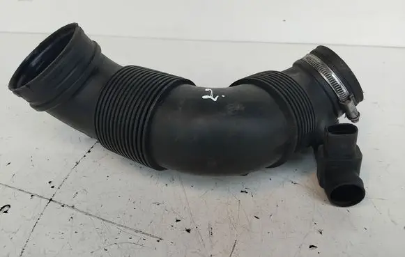 Volkswagen Caddy Air intake duct part 6R0858560C 5N0906391 3C0129654