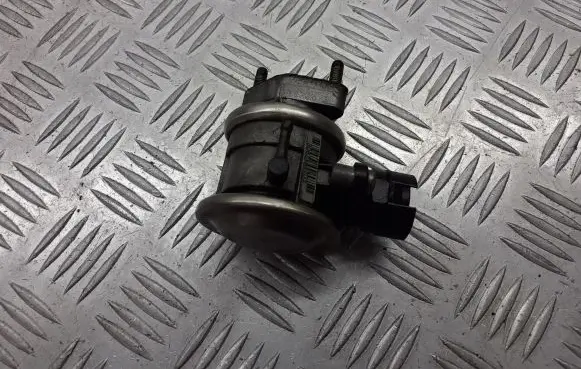 BMW 3 E46 EGR valve 72229512