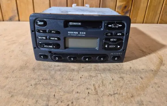 Ford Focus Radio/CD/DVD/GPS head unit 96AP18K876CC M272327 0200025