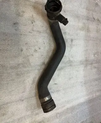 BMW 5 E39 Engine coolant pipe/hose 11531705224d