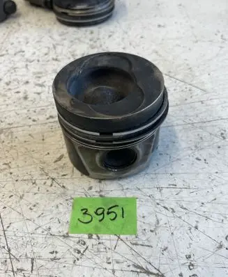 Volkswagen PASSAT B6 Piston 0426