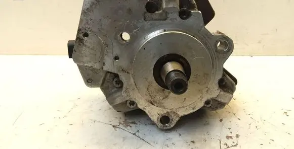 BMW 5 E60 E61 Fuel injection high pressure pump 7798333
