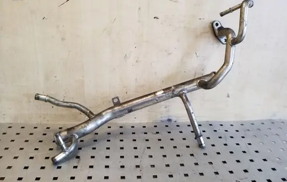 Volvo XC90 Engine coolant pipe/hose