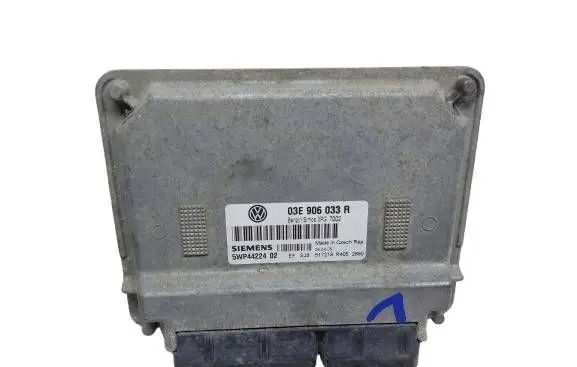 Volkswagen Polo Engine control unit/module 03E906033R 5WP4422402