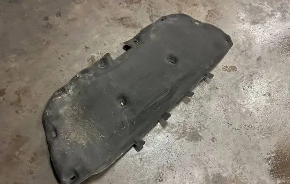 Ford Focus Engine bonnet/hood sound/heat insulation 