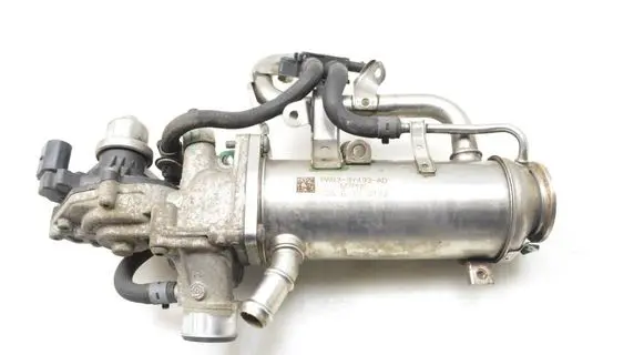 Land Rover Discovery 5 EGR valve FW939E456AA