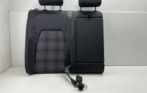 Volkswagen Golf VIII Rear seat 