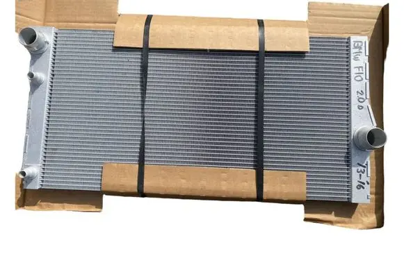 BMW 5 F10 F11 Coolant radiator 8MK376755371 70823496 99000956