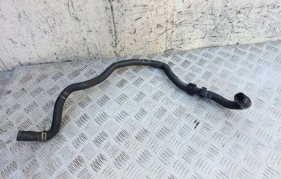 Volvo V40 Engine coolant pipe/hose 31368201