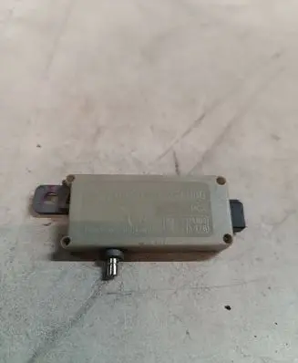 BMW 5 E39 Aerial antenna amplifier 8368886