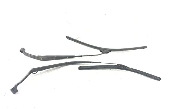 Mitsubishi Outlander Front wiper blade arm