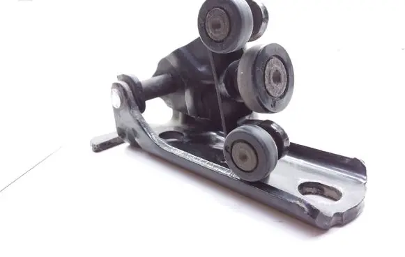 Opel Sintra Sliding door middle roller runner 