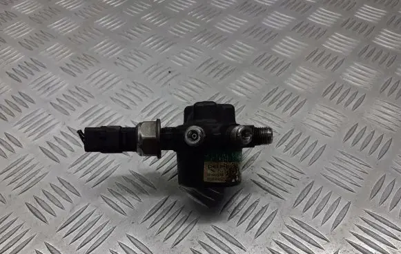Renault Clio III Fuel distributor 8200584034