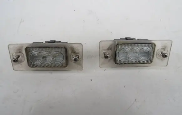 Porsche Cayenne (9PA) Number plate light