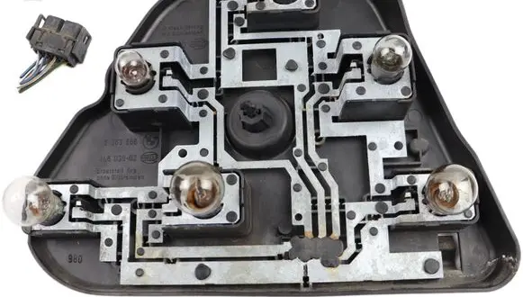 BMW 5 E39 Tail light bulb cover holder 8363566 14603602