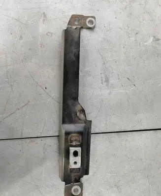 Volvo XC60 Fender mounting bracket 31424580