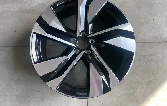 Volvo XC40 R20 alloy rim 32327148