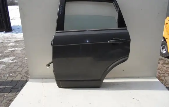 Chevrolet Captiva Rear door