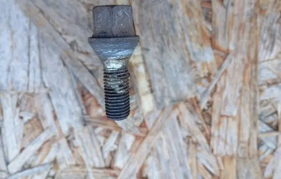 BMW 1 E81 E87 Nuts/bolts 