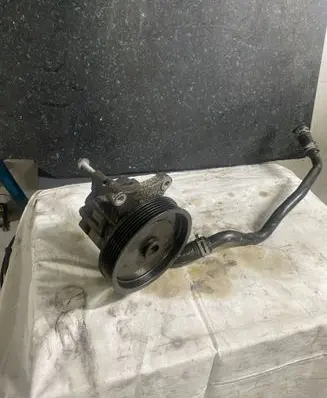 Mercedes-Benz C W204 Power steering pump A0064667501
