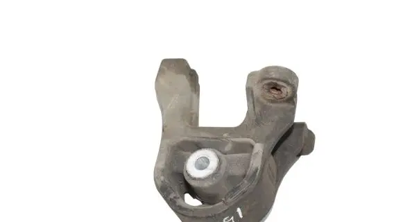 Honda CR-V Rear differential mounting bracket 