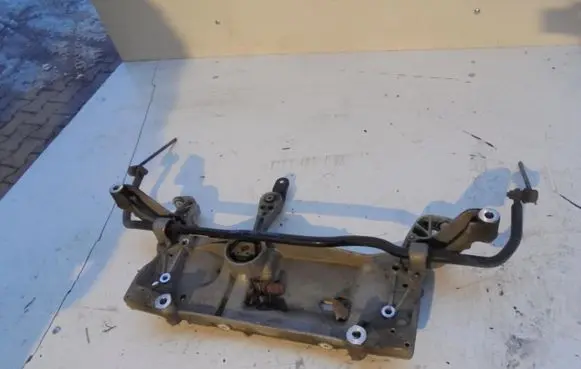 Volkswagen Touran I Front subframe